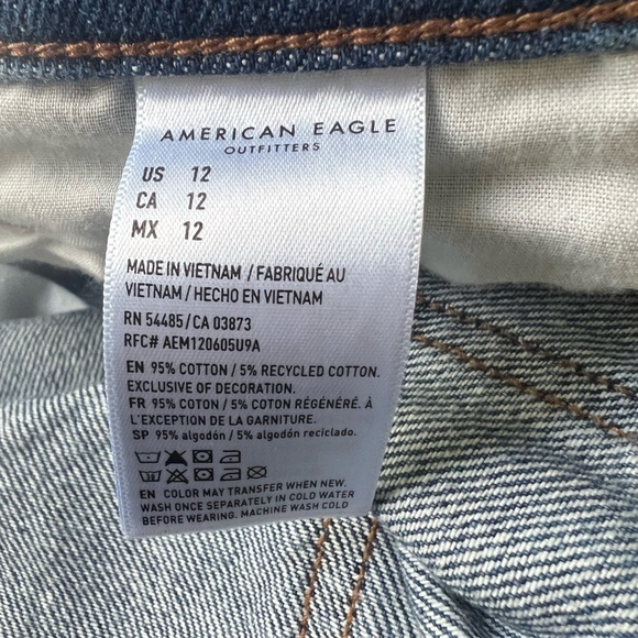 American Eagle '90s BOYFRIEND
BERMUDA
COMFORT STRETCH
WAISTBAND size 12 NWT - Picture 7 of 7